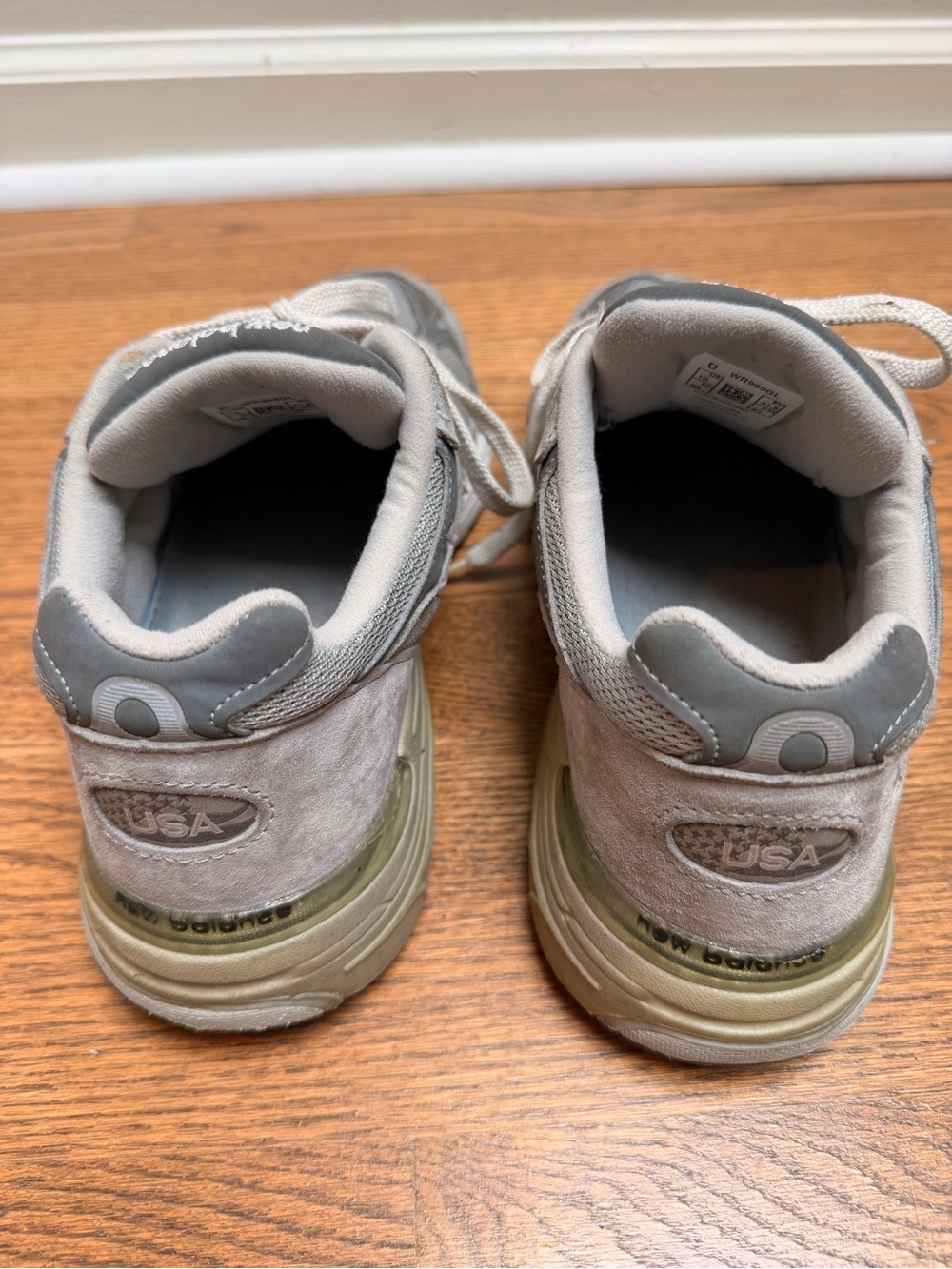 New Balance Made in the USA Grey 993 Classic Sneakers Women’s - Picture 4 of 11